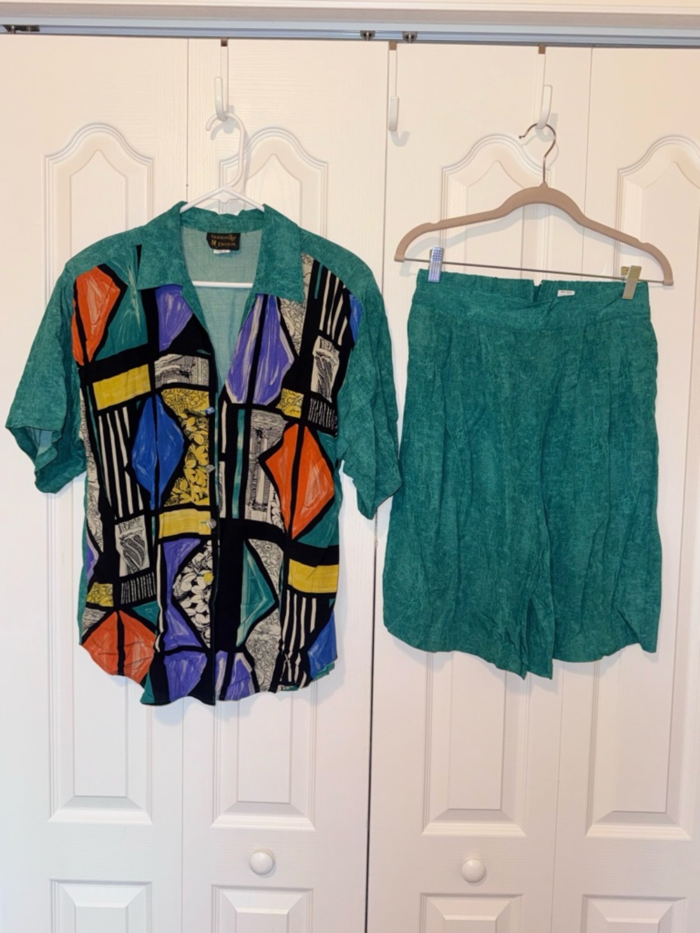 Vintage Teal High Waist Women’s Shorts with Geometric Patterned Shirt Set